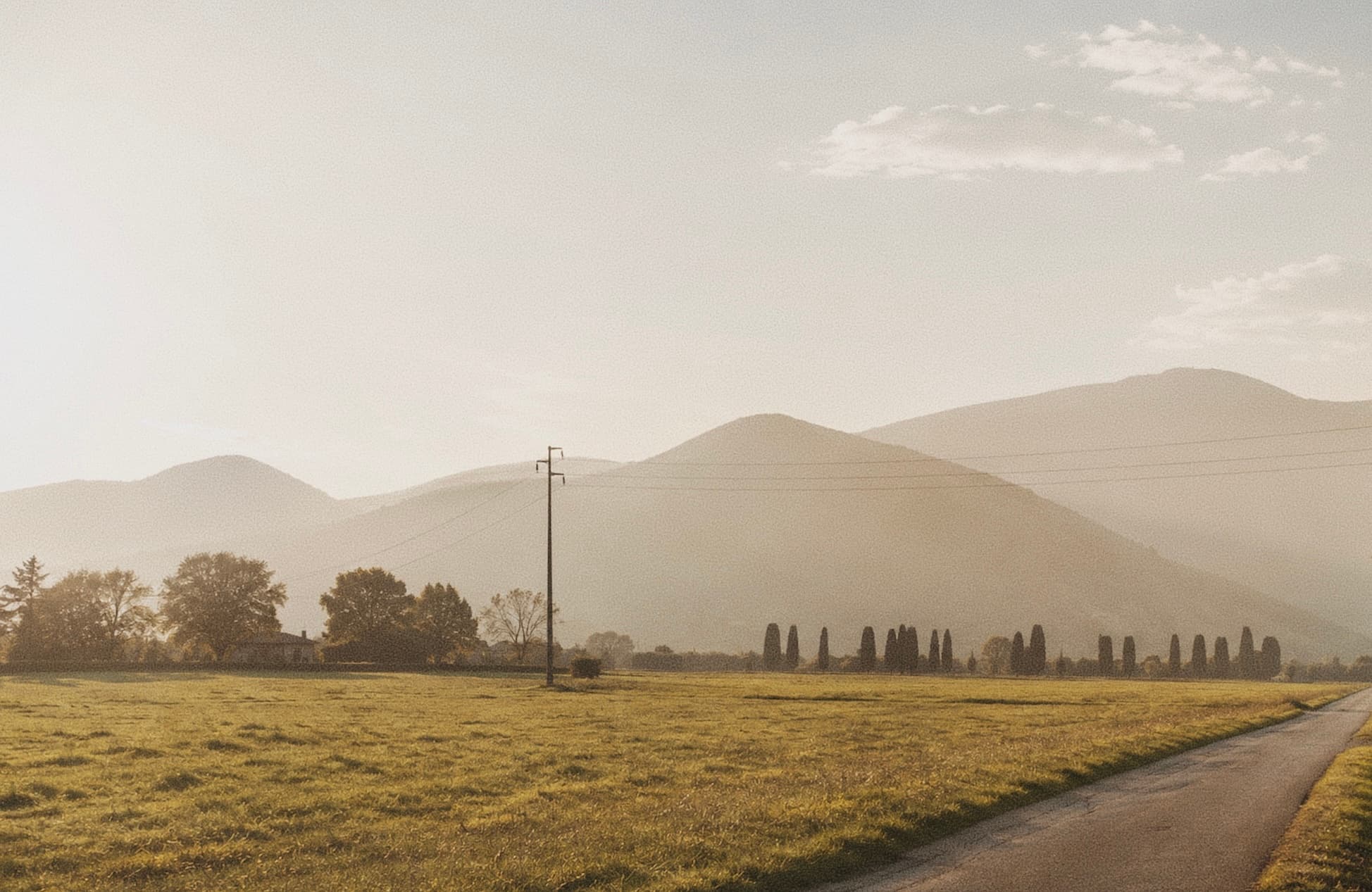 Fields, quiet roads and hills in the countryside around Gello